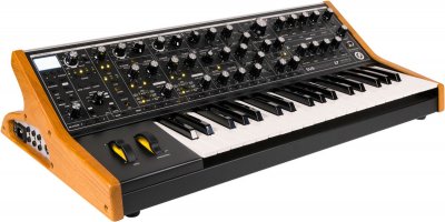 Moog Subsequent 37