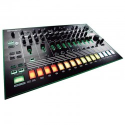 ROLAND TR-8